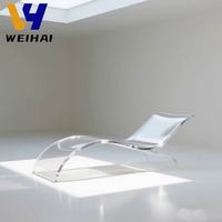 Chaise longue moderne transparente en acrylique-Empilable, résistante aux intempéries pour l'intérieur/l'extérieur, le patio et la piscine