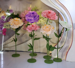 Набор декораций для сцены, состоящий из трех кусочков цветочной бумаги, используемых в качестве ориентира - Product Image 5