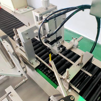 Machine d'étiquetage automatique de fond de bouteille à moteur électrique PLC haute efficacité pour flacons de rouge à lèvres et cosmétiques (papier/métal/verre)