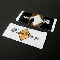 Vente en gros d'étiquettes tissées damassées personnalisées de haute qualité avec logo de marque pour t-shirt