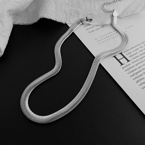 Collar de cadena de serpiente <span class=keywords><strong>suave</strong></span> y gruesa con perlas, de alta calidad, nuevo modelo 2021, para mujer, con baño electrolítico, estilo europeo americano - Product Image 4