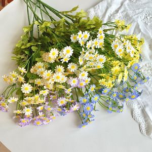 Muyu Chronicles Fleurs artificielles de camomille, 30 têtes, bouquet de marguerites séchées en soie pour la décoration intérieure et les accessoires de photographie - Product Image 1