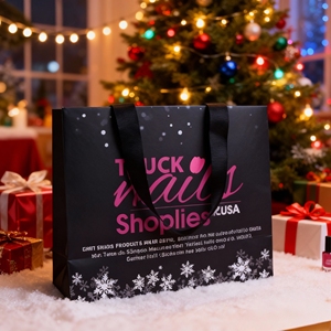 Bolsas de Regalo de Papel Hechas a Mano, Ecológicas, Impresas a Color y Personalizadas, con Asas Ocultas - Solución de Transporte Resistente y Elegante para Exhibiciones de Ropa - Product Image 3