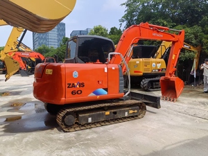 Mini-excavatrice HITACHI d'occasion en bon état, faible nombre d'heures de fonctionnement, système hydraulique stable, moteur d'origine, prête à être expédiée - Product Image 2