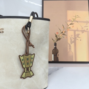 Regali Promozionali per la Festa Nazionale, Ciondolo Elegante per Borse, Charm Personalizzato in Pelle PU con Stampa UV - Product Image 2
