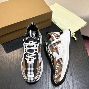 Sneakers de luxe pour hommes et femmes, style décontracté, tricotées, légères, respirantes, pour la marche et le sport. - Product Image 6