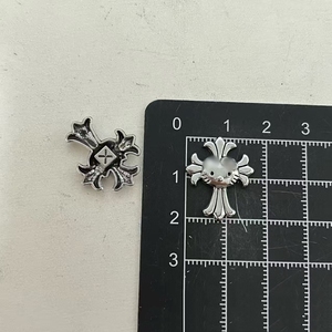 Accessoires de bricolage en métal pour artisanat : pendentifs, pinces à cheveux, breloques de marque de créateur, breloques pour étuis - Product Image 1
