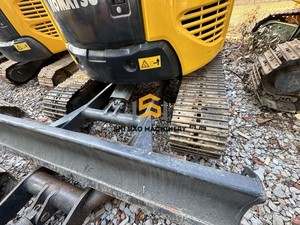 Gebruikt Komatsu PC35MR minigraafmachine, 3,5 ton, met bulldozerblad, compact, geschikt voor kleine landschapsaanleg en kleine bouwwerkzaamheden - Product Image 6
