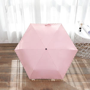 Ombrello Tascabile Compatto Leggero con Apertura Manuale a <span class=keywords><strong>J</strong></span>, Protezione Solare e Ricamo Personalizzato - Product Image 2