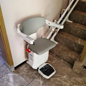 <span class=keywords><strong>Montascale</strong></span> Elettrico con Telecomando Wireless per Anziani, per Uso Interno/Esterno in Casa e Villa - Product Image 1