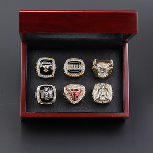 Nuevo lujo Bulls <span class=keywords><strong>Jordan</strong></span> baloncesto Campeonato anillo <span class=keywords><strong>conjunto</strong></span> Hip Hop joyería hombres anillos gruesos con caja de madera Fans colección - Product Image 1