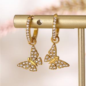 Pendientes Pequeños con Incrustaciones de Circonio, Estilo Geométrico, Hechos a Mano, Chapados en Oro de 18K, Sin Óxido - Product Image 4