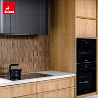 Armoires de cuisine Allandcabinet minimalistes en bois naturel de style japonais, en chêne blanc scié, avec design sans poignées et îlot en marbre