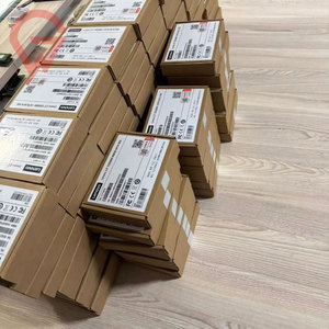 31110981 2.5-inci U.2 ESP7600 1.92TB NVMe SSD-SR/WR Solid State Drive Untuk ThinkSystem DE Serie Pusat Data Besar - Product Image 1