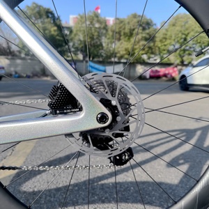 Bicicleta de Carretera KOZO de Fibra de Carbono Completa |   Frenos de Disco/Ejes Pasantes Compatibles con Grupo Electrónico Shimano 105 Di2 de 24 Velocidades, KOZO Sh - Product Image 2