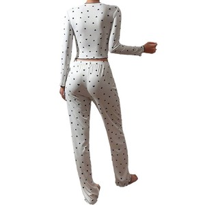 Conjunto de ropa de dormir popular en el comercio electrónico transfronterizo europeo y americano: pijama de manga larga con cuello y estampado de corazones para mujer, disponible en - Product Image 5