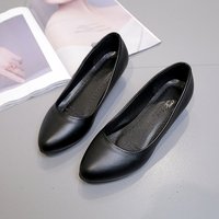 Chaussures habillées noires à talon moyen pour femme, idéales pour les entretiens et les tenues professionnelles formelles, collection automne.