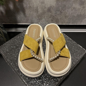 รองเท้าแตะแบบสวมใส่สบายสำหรับชายหาด ดีไซน์ใหม่ ทันสมัย ตกแต่งด้วยมุก เหมาะสำหรับฤดูร้อน ระบายอากาศได้ดี สไตล์เรียบง่าย - Product Image 1