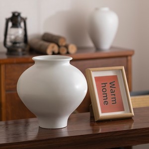 Jarrón de Cerámica Estético Zen para Decoración del Hogar, Porcelana con Bordes Redondeados, Acabado Mate Blanco, para Casa, Hotel, Sala de Estar - Product Image 2