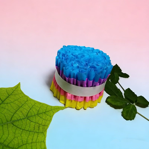 ม้วนกระดาษเครปสำหรับงานเลี้ยงรับปริญญา มีสีสันตามสีของโรงเรียน เหมาะสำหรับตกแต่งพิธีรับปริญญาและเป็นฉากหลังถ่ายรูป - Product Image 3