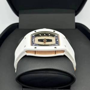 Reloj mecánico de alta gama hecho a medida, modelo 0701, con bisel negro y cerámica blanca, con diamantes de calidad VVS, para mujer, ideal para banquetes formales. - Product Image 5