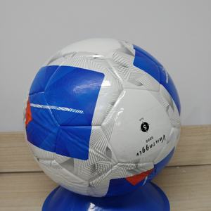 Ballon de football/soccer en cuir PU résistant à l'usure, personnalisé de haute qualité, pour usage intérieur/extérieur, durable pour la compétition et l'entraînement - Product Image 4