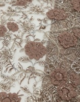 Tissu en dentelle florale 3D tissé avec des perles et des strass, 100% polyester, pour robes de mariée et occasions spéciales pour filles