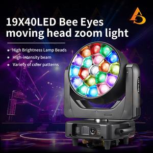 Luz Móvil Profesional con Zoom de 19x40w, RGBW DMX, Tipo Ojo de Abeja - Product Image 2