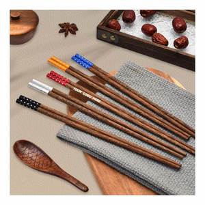 Baguettes réutilisables en bois de wengé avec extrémité métallique, cadeau de restaurant gravé sur mesure, ustensiles personnalisés non revêtus - Product Image 1