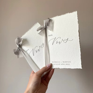 <span class=keywords><strong>Brochure</strong></span> de vœux de mariage en papier coton personnalisé fait à la main cartes de vœux avec ruban de soie gris