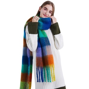Vente chaude Mode Épais <span class=keywords><strong>Plaid</strong></span> Hiver Écharpe Designer Check Motif Chaud Écharpe Urbain Coupe-Vent Élégant Gland Châles Écharpe - Product Image 1