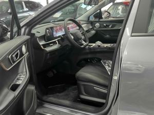 Chery OMODA 5 2025 d'occasion, SUV compact 1.5T Turbo CVT, édition d'entrée, traction avant, phares LED, intérieur cuir R17 clair - Product Image 4