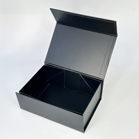 Boîtes en carton pliables noires de luxe avec couvercle à rabat, laminage mat, éponge pour le rangement des chaussures, logo personnalisé, emballage cadeau de luxe