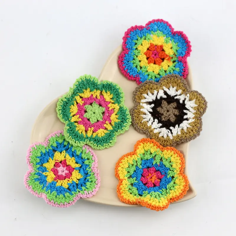 2024 gros fil coloré personnalisé tricoté à la main rond coton sous-verres tasse tapis vêtements Crochet fleurs Patch