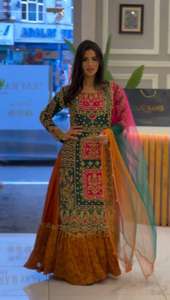 Sabyasachi Diseñador Heavy Georgette Lehenga Choli para boda india con Chaniya Choli blanco. Diseñador indio Haldi, boda - Product Image 5