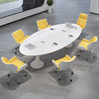 Moniteur de réunion moderne en forme de U Tables et chaises de salle de conférence rabattables avec roues pour système de microphone 10 places