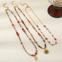 Collier Perlé Fait Main Tendance en Pierre Œil de Tigre, Pierre Tachetée et Agate Rouge avec Pendentif Soleil