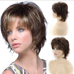 Conjunto de peluca rizada corta de gran venta para Mujeres Europeas americanas fabricante de suministro directo pequeño natural para <span class=keywords><strong>Amazon</strong></span> transfronterizo - Product Image 1