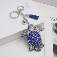 Koningsblauwe schattige zeeschildpadvormige sleutelhanger met volledig bezette strass steentjes en kwastjes, hoge kwaliteit, best verkochte charme hangende ornament
