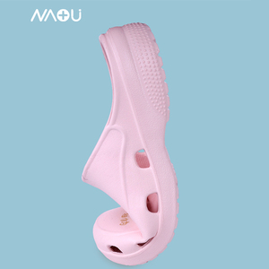 Chaussures de gommage hôpital médical antidérapant Ultra léger sabots d'infirmière pantoufle de jardin step-in Lab sabots sans bretelles ultra-lite pour femmes - Product Image 4