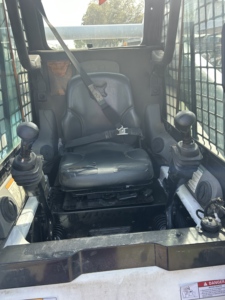 ปี 2023 ใช้สำหรับรถตักล้อยางขนาดเล็ก S300/S185/S18/S160/S130 น้ำหนัก 3750 กก. 60 กิโลวัตต์ ปั๊มเกียร์ ผลิตในสหรัฐอเมริกา - Product Image 5