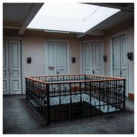 Rampe et main courante traditionnelles en acier forgé Prima Custom pour balcon et escalier, projets résidentiels et commerciaux