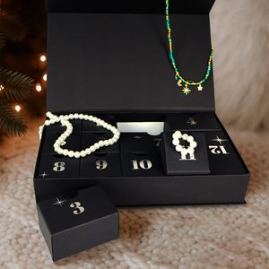 Caja de Regalo Magnética Negra con Ranuras para Números en Papel de Aluminio Plateado para Cuenta Regresiva Navideña, Pequeños Regalos, Cosméticos y Joyería - Product Image 3