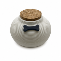 Urne funéraire en céramique et acier inoxydable pour cendres d'animaux (chats, chiens) 450 ml, avec couvercle en liège sécurisé et étiquette métallique gravable – Fourniture commémorative