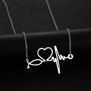 Collier court plaqué or avec électrocardiogramme et battement de cœur en acier inoxydable et titane 2026 – Cadeau idéal pour infirmières à Noël - Product Image 6