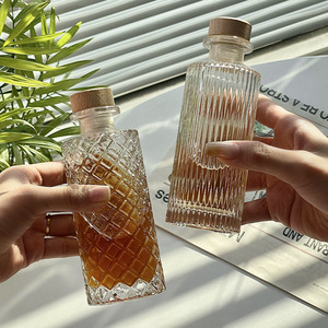 Bouteille cylindrique en verre givré de luxe personnalisée, gravure à l'acide, bouchon en liège pour vin de fruits, liqueur, <span class=keywords><strong>gin</strong></span>, tequila, brandy 150ml/200ml - Product Image 4