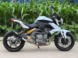 Motocicleta usada directa de fábrica equipada con motor de cilindro doble síncrono en línea de 300CC comparable a los coches nuevos - Product Image 6