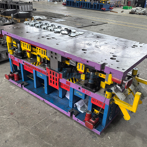 Matrice <span class=keywords><strong>de</strong></span> découpe usinée CNC pour pièces d'appareils électroménagers, support <span class=keywords><strong>de</strong></span> porte renforcé, moule <span class=keywords><strong>de</strong></span> poinçonnage progressif, support en tôle, matrice <span class=keywords><strong>de</strong></span> pressage - Product Image 3