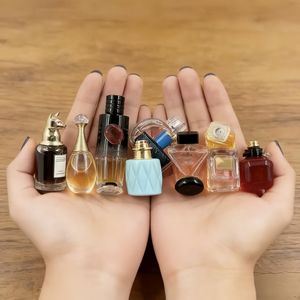 Mini Perfume <span class=keywords><strong>de</strong></span> Lujo en Spray, Set <span class=keywords><strong>de</strong></span> Regalo <span class=keywords><strong>para</strong></span> Mujer y Hombre, Aroma Floral Cítrico Fresco, Tamaño <span class=keywords><strong>de</strong></span> Muestra - Product Image 6