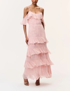 Vestido largo de mujer con hombros descubiertos, volantes escalonados, jacquard floral, de gasa, con tirantes finos, fluido, para invitadas de boda - Product Image 1